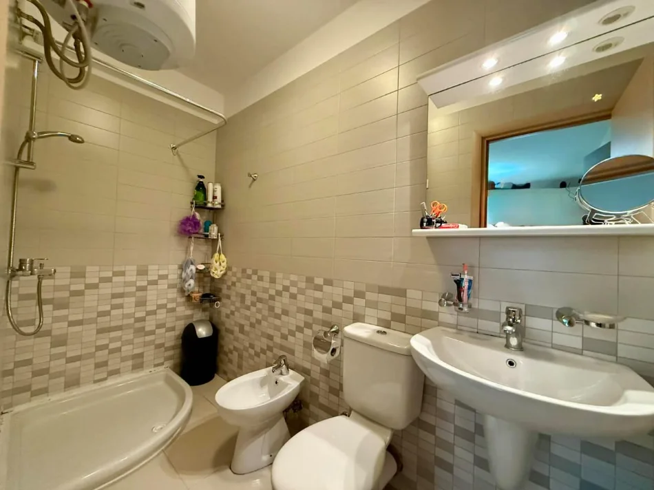 Tirane, shitet apartament 2+1 Kati 3, 95 m² 212.000 € (QYTET STUDENTI)