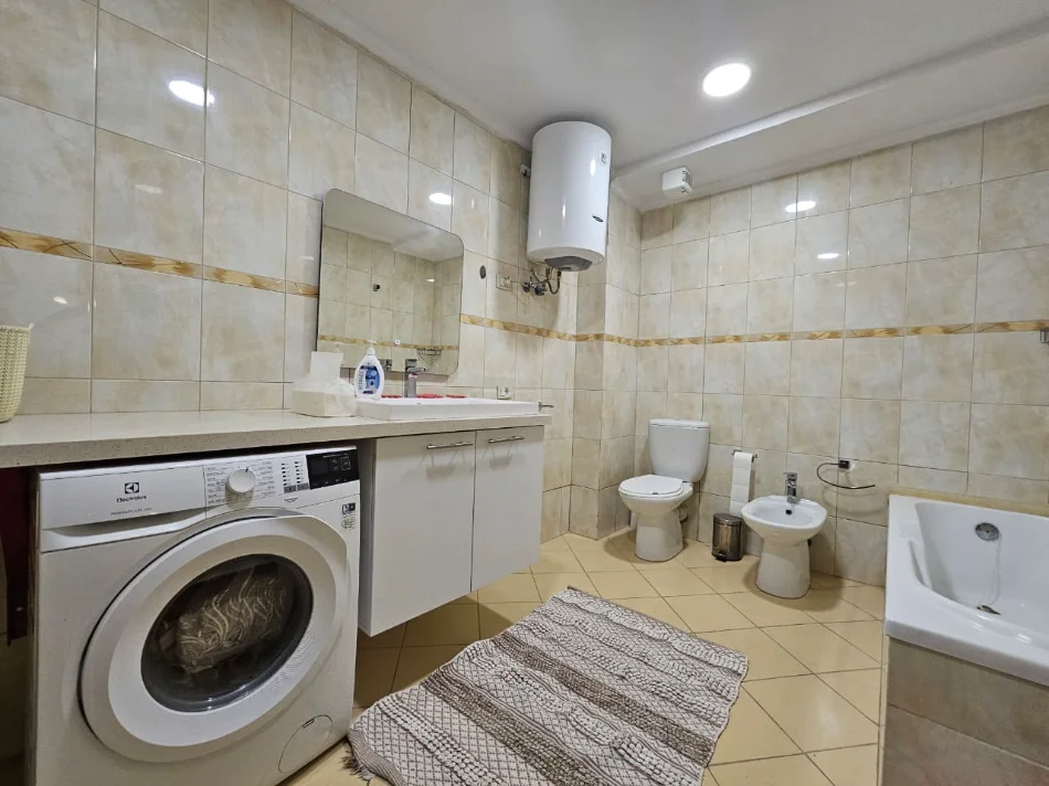 Tirane, jepet me qera apartament 2+1+Aneks+Ballkon Kati 3, 120 m² 700 € tek ZOGU I ZI