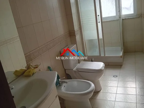Tirane, jepet me qera apartament 3+1+Ballkon Kati 3, 85 m² 622 € (RRUGA XHANFIZE KEKO,XHAMLLIKU)
