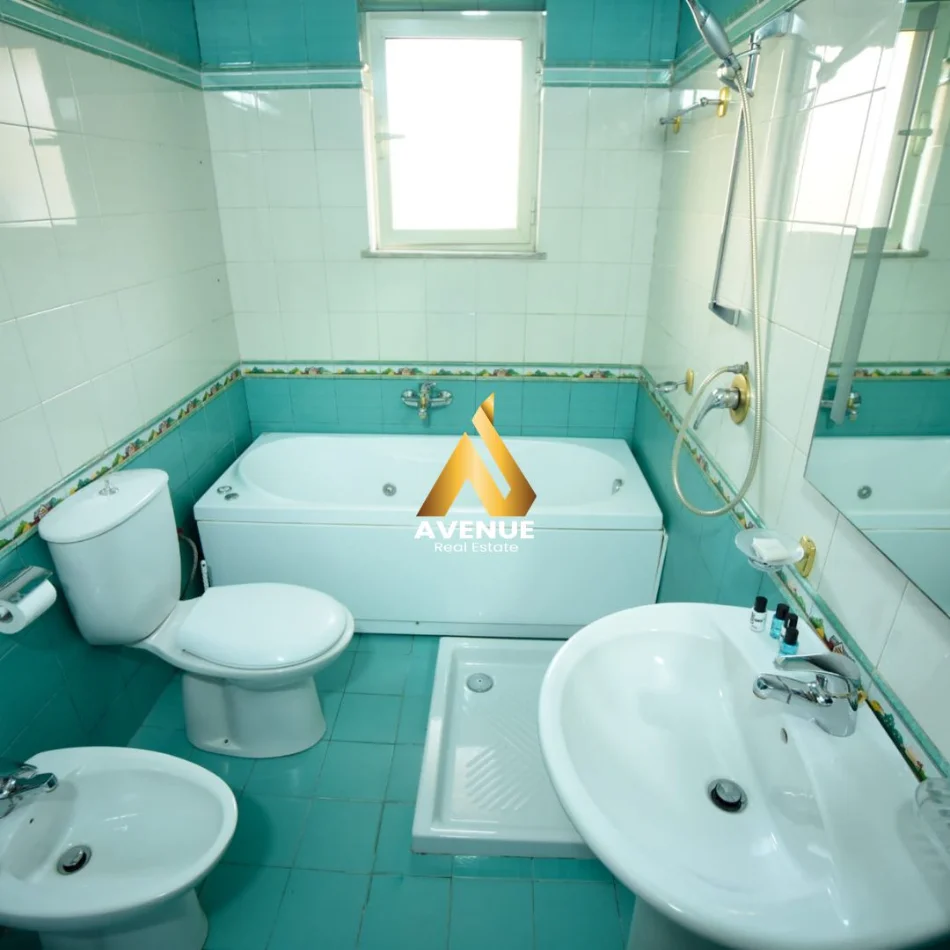 Tirane, jepet me qera apartament 2+1 Kati 0, 880 m² 610 € (RRUGA PROKOP MYZEQARI)