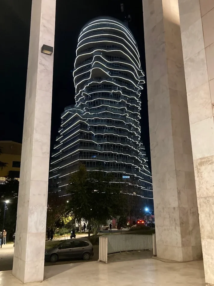 Tirane, shes apartament 2+1+Aneks+Ballkon Kati 5, 223 m² 1.157.600 € (Sheshi Skenderbej)