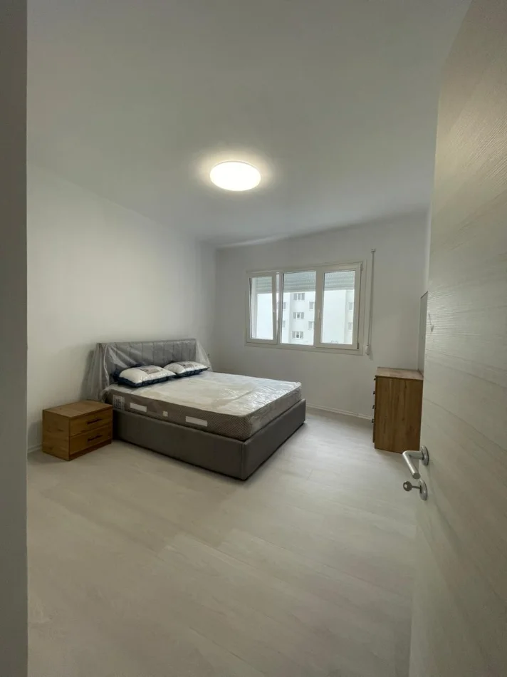 Tirane, jepet me qera apartament 2+1 Kati 3, 96 m² 700 € (RIVER RESIDENCE)