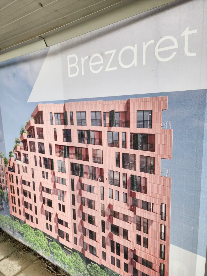 Shitet : Ap 2+1+2🚾& Depo + Ballkon (📍5 Maj - Residenca Brezaret)  106.6 m², Kati 4, ÇMIMI : 159K  😃