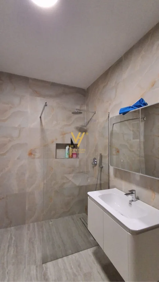 Tirane, jepet me qera garsonier Kati 0, 35 m² 520 € (QENDER)