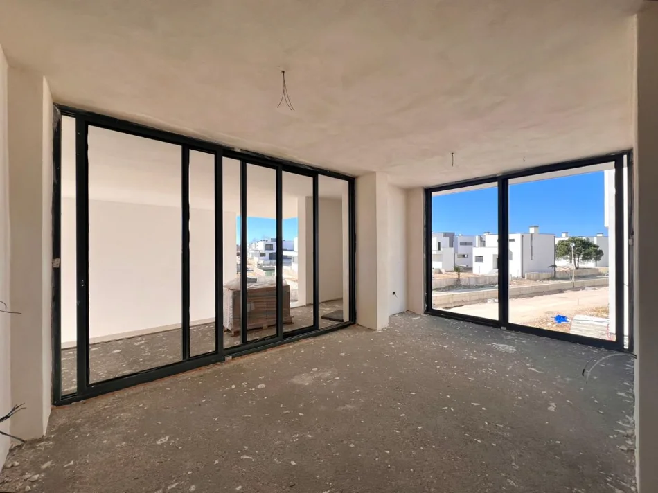 Shitet: 2+1 & Ballkon📍Gjiri Lalzit - Porto Lalzi | Yacht Lifestyle (117m2) €258,280