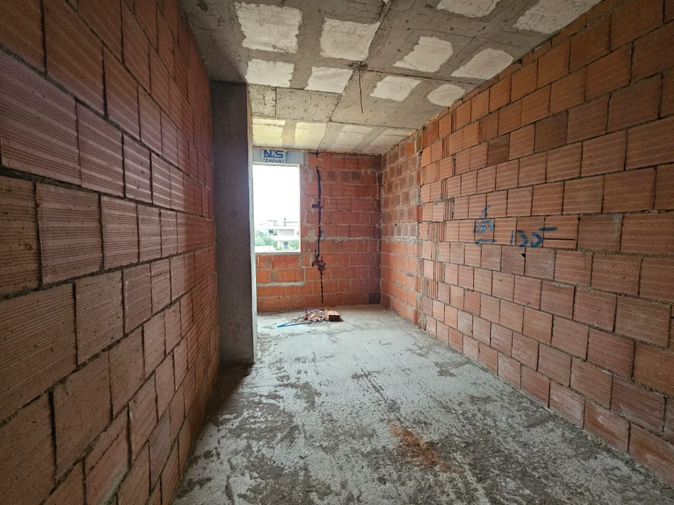 Tirane, shitet apartament 2+1+Ballkon Kati 2, 92 m² 104.000 € (Univers City)