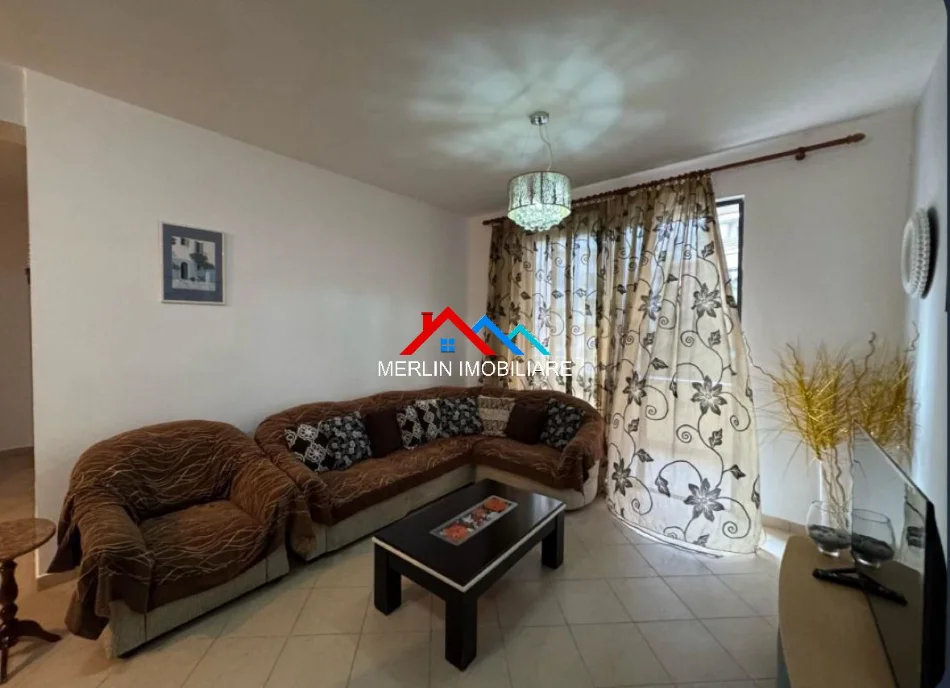 Tirane, jepet me qera apartament 2+1+Ballkon Kati 3, 85 m² 467 € (RRUGA 3 DESHMORET,YZBERISHT)