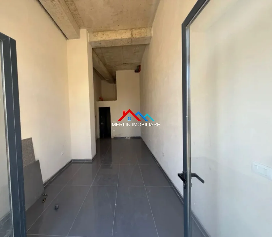 Tirane, jepet me qera ambjent biznesi Kati 0, 32 m² 500 € (RRUGA SOKRAT MIHO,ASTIR)