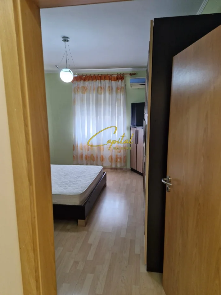 Tirane, jepet me qera apartament 2+1 Kati 5, 106 m² 750 € (KOMUNA E PARISIT)