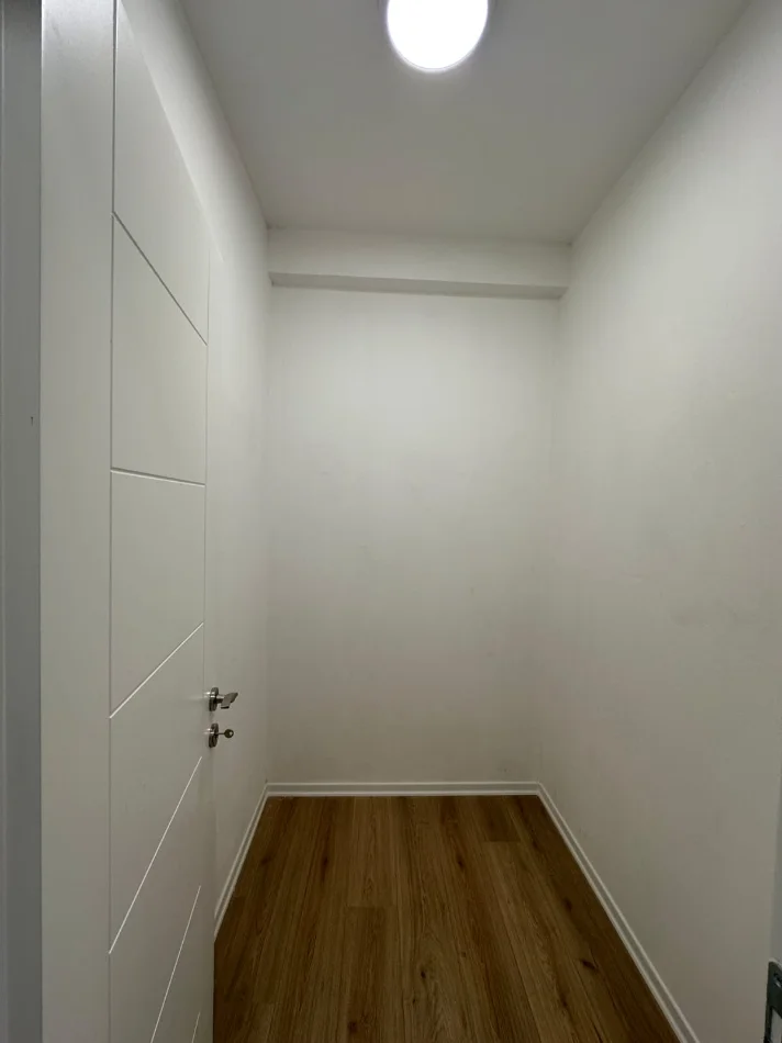 Tirane, shitet apartament 3+1 Kati 7, 186 m² 337.900 € (Porcelan)