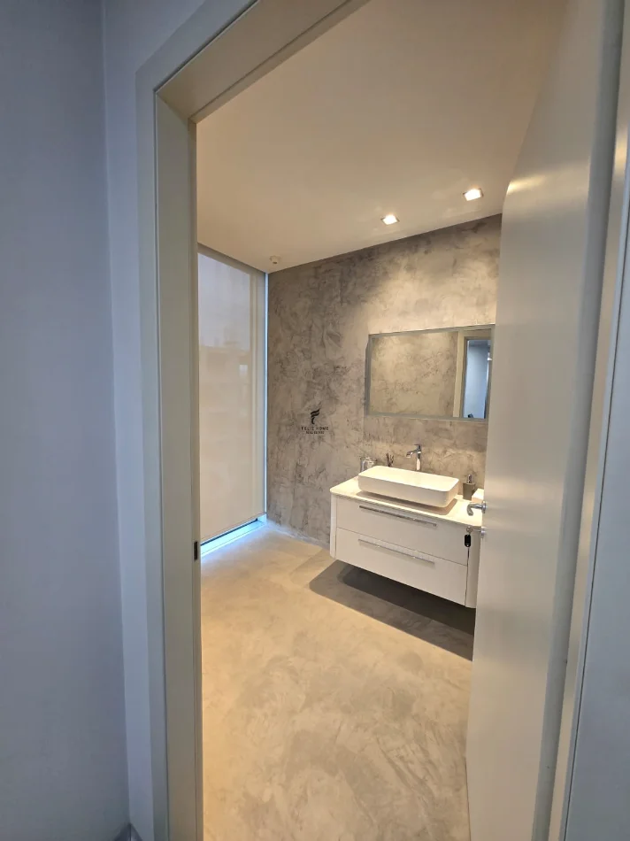 Tirane, jepet me qera zyre Kati 8, 770 m² 17.700 € (ZOGU I ZI)