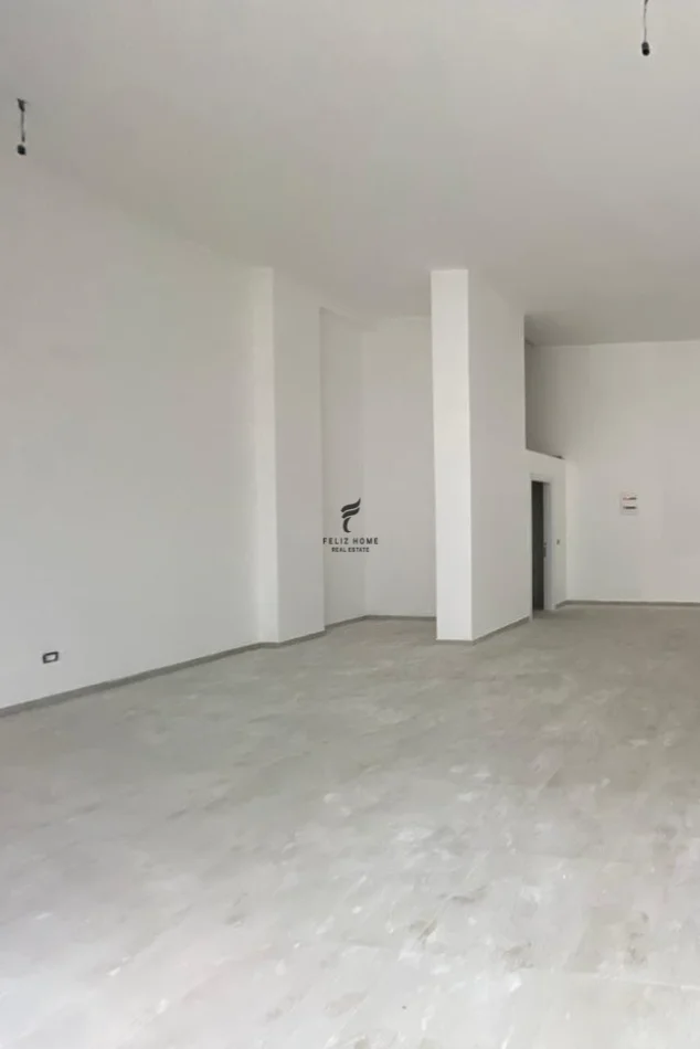 Tirane, jepet me qera dyqan Kati 0, 95 m² 1.500 € (RRUGA E DIBRES)