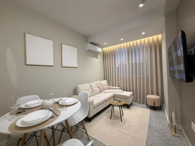 Tirane, shitet apartament 1+1+Aneks+Ballkon Kati 3, 65 m² 193.000 € (21 dhjetori , rruga e kavajes)