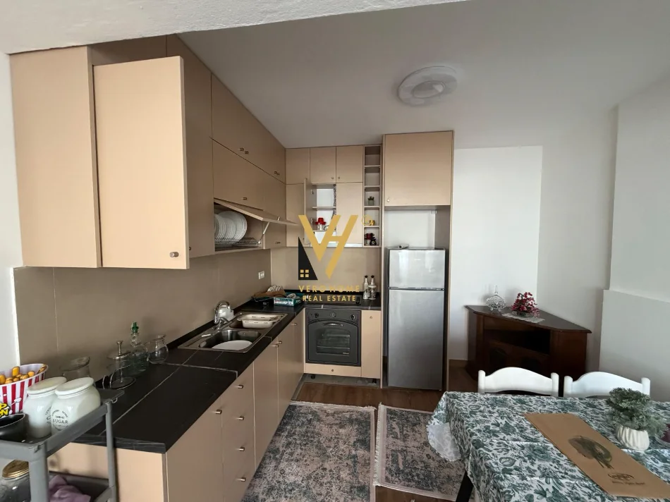 Tirane, jepet me qera apartament 1+1+Ballkon Kati 0, 70 m² 520 € (KODRA E DIELLIT)