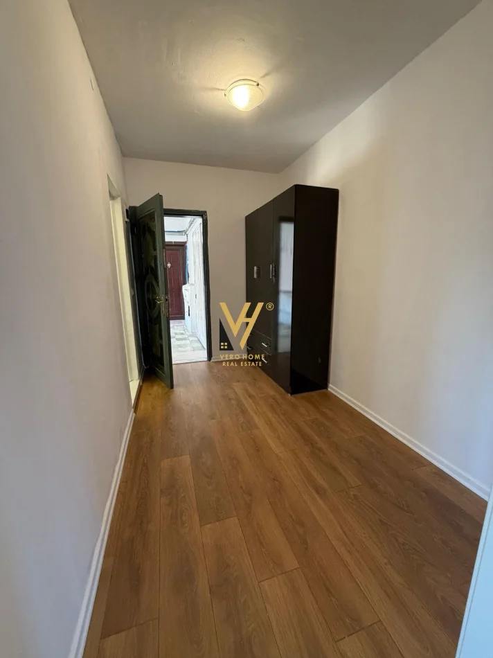 Tirane, shitet apartament 1+1+Ballkon Kati 5, 58 m² 98.000 € (RRUGA KONGRESI I MANASTIRIT)