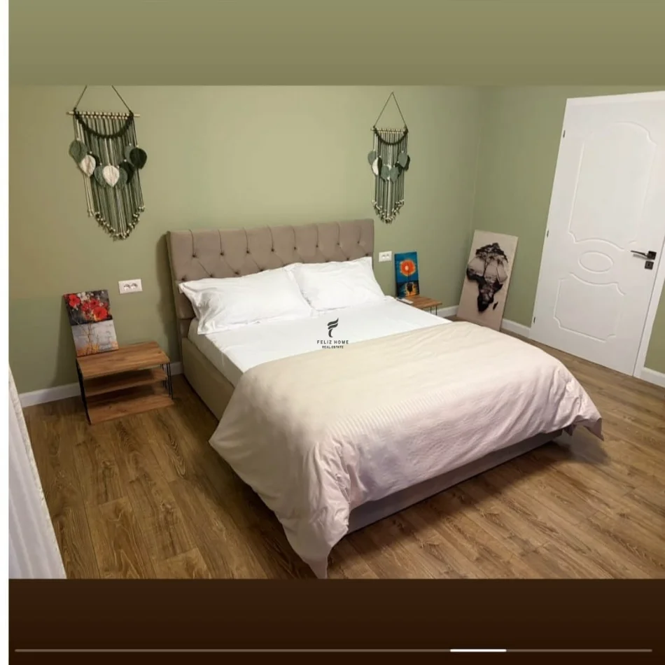 Tirane, shitet Vile 3 Katshe , 600 m² 500.000 € (ISH UZINA E AUTOTRAKTOREVE)