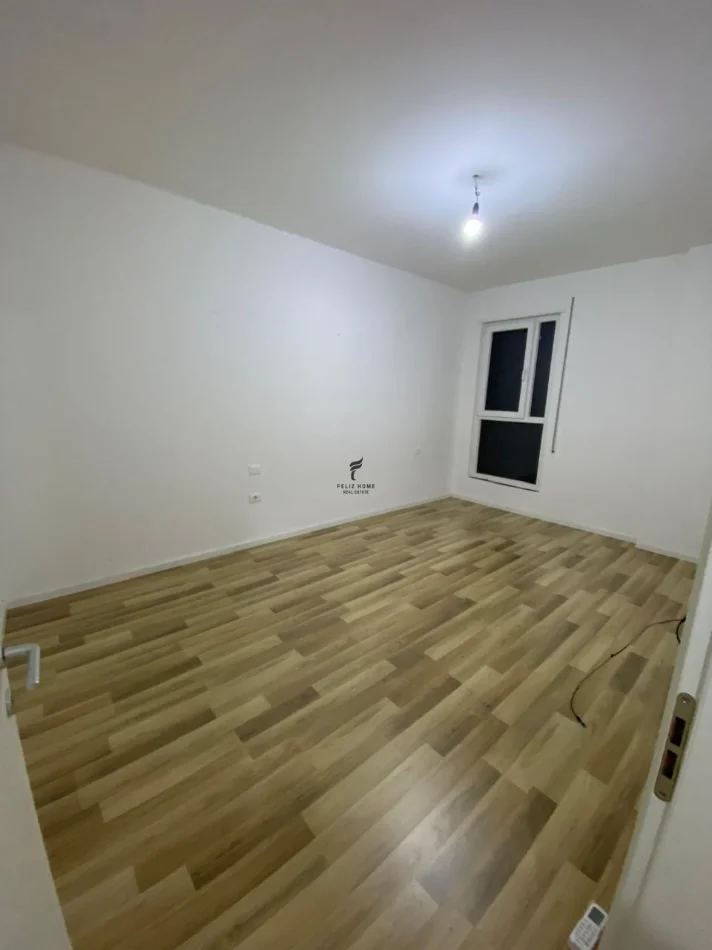 Tirane, jepet me qera zyre Kati 9, 75 m² 450 € (DON BOSKO)