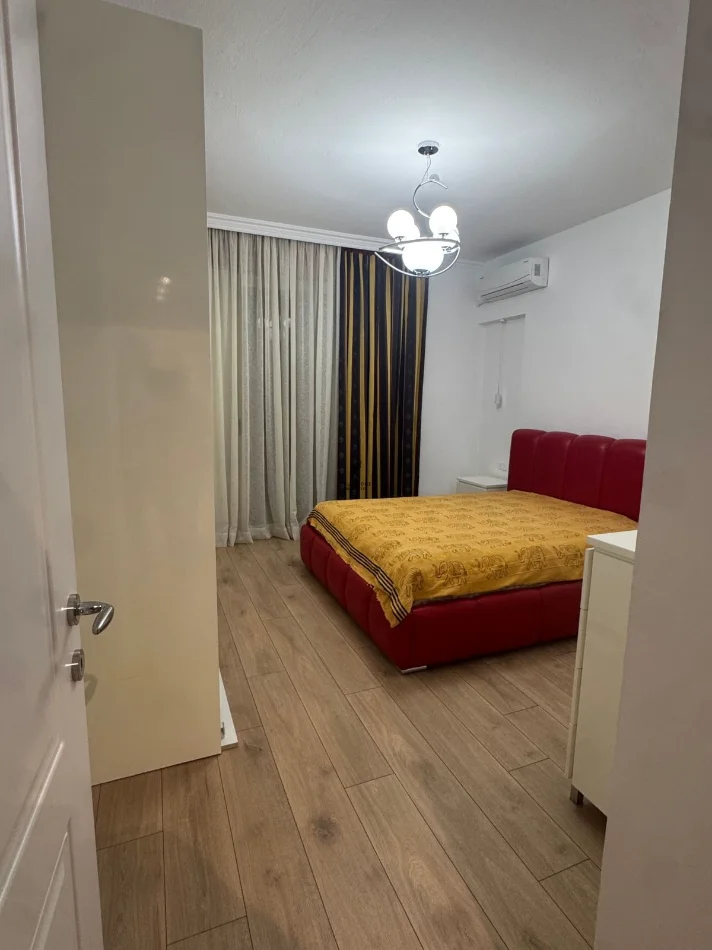 Tirane, jepet me qera apartament 2+1 Kati 2, 85 m² 1.000 € (MYSLYM SHYRI)