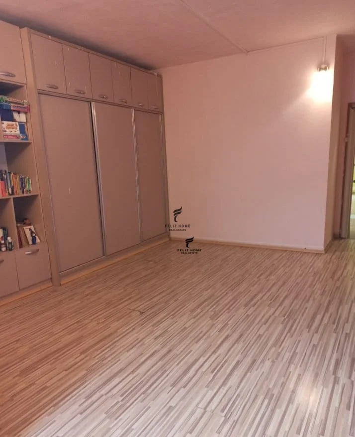 Tirane, jepet me qera ambjent biznesi Kati 3, 70 m² 600 € (QENDER)