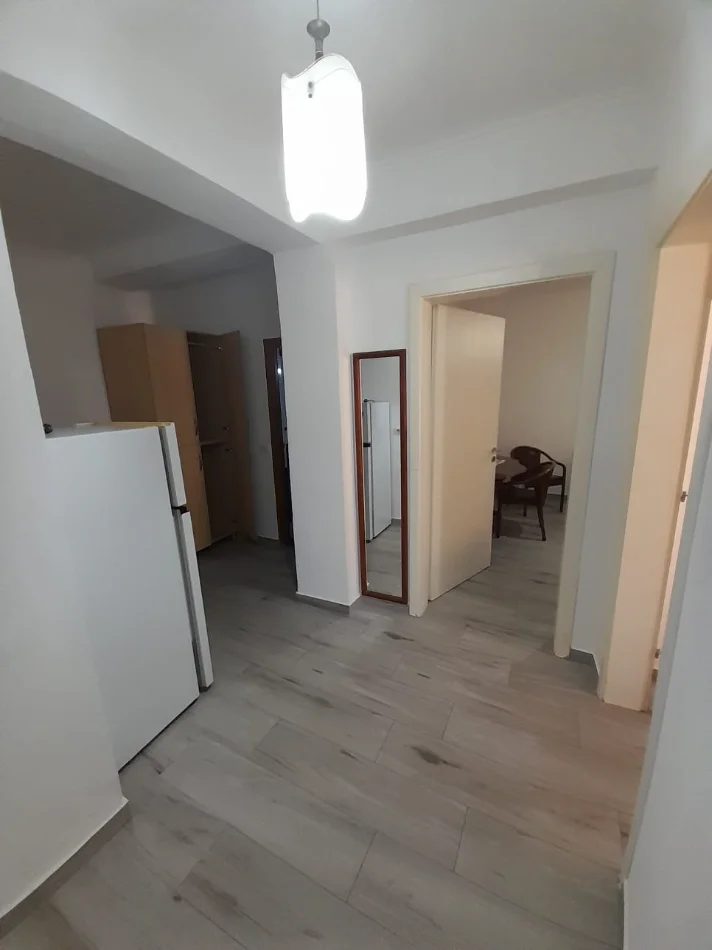 Tirane, jepet me qera apartament 1+1 Kati 4, 70 m² 500 € (Don Bosko prapa Viva Market)