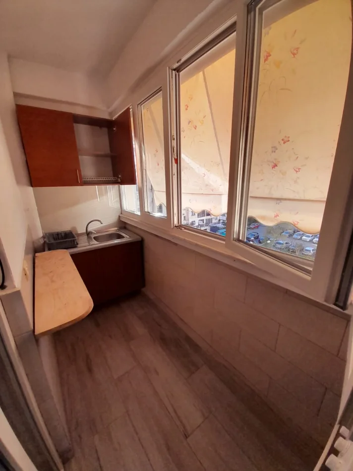 Tirane, jepet me qera apartament 1+1 Kati 4, 70 m² 500 € (Don Bosko prapa Viva Market)