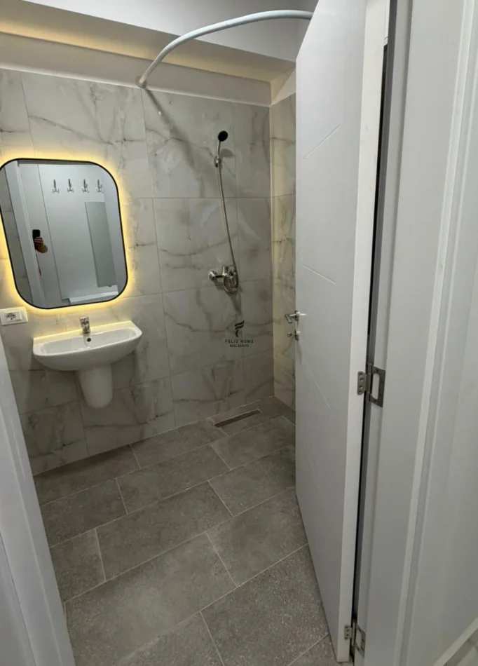 Tirane, jepet me qera garsonier 1+1 Kati 2, 38 m² 420 € (LAPRAKE)