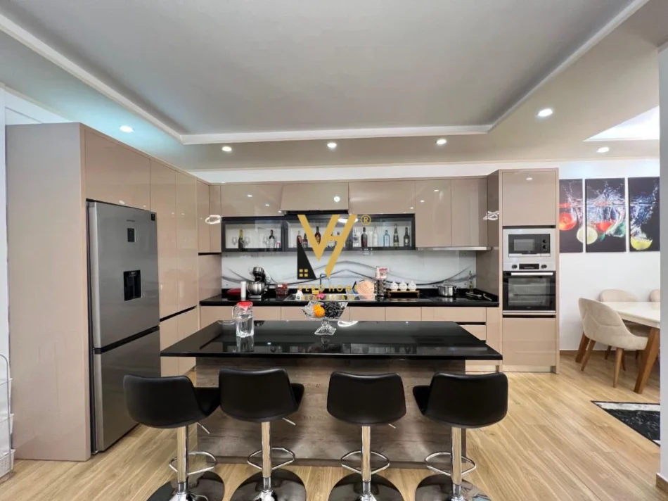 Tirane, shitet apartament 2+1+Ballkon Kati 10, 124 m² 280.000 € (DON BOSKO)