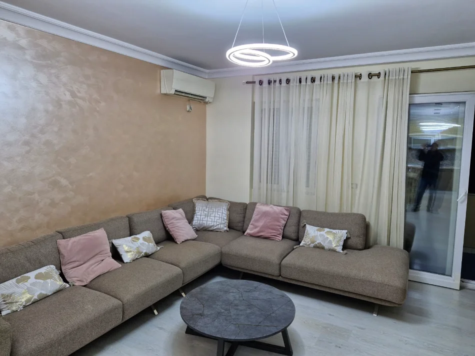 Tirane, shitet apartament 3+1+Ballkon Kati 4, 132 m² 219.000 € 