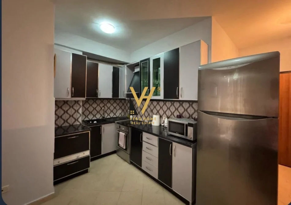 Tirane, jepet me qera apartament 2+1+Ballkon Kati 2, 85 m² 470 € (YZBERISHT)