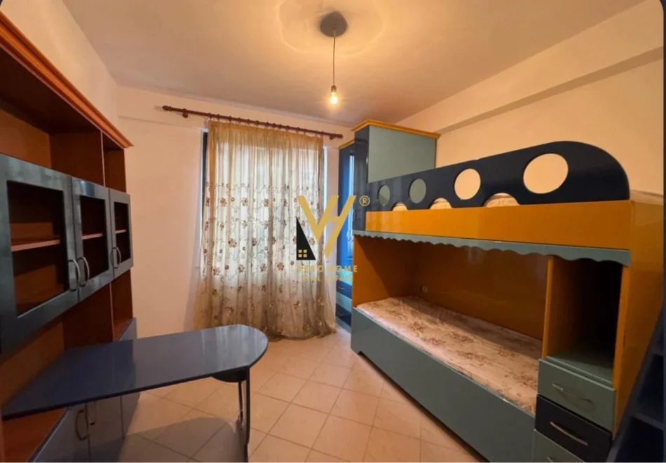 Tirane, jepet me qera apartament 2+1+Ballkon Kati 2, 85 m² 470 € (YZBERISHT)