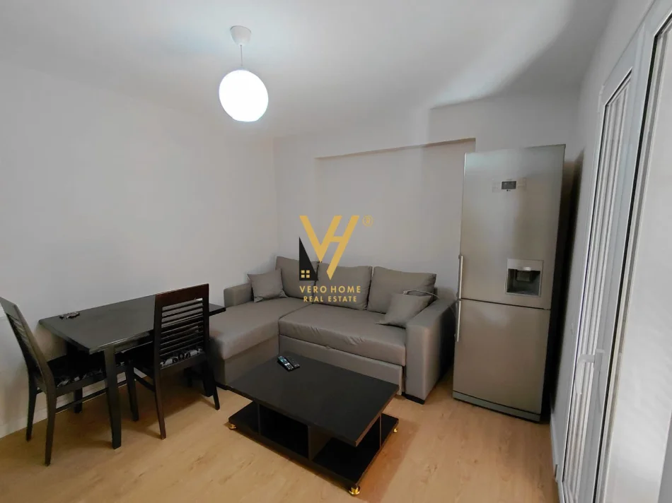 Tirane, jepet me qera apartament 1+1+Ballkon Kati 3, 65 m² 500 € (RRUGA FORTUZI)