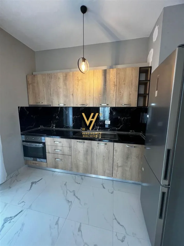 jepet me qera apartament 1+1+Ballkon Kati 3, 70 m² 470 € (RRUGA XHANFIZE KEKO)