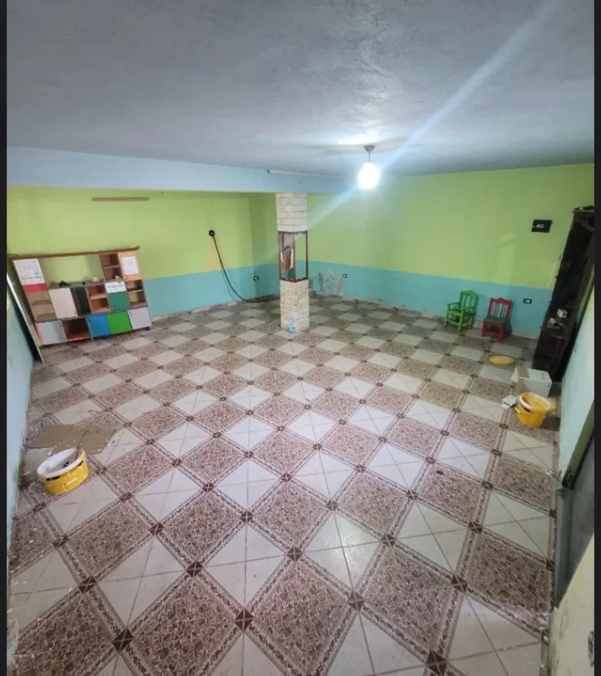 Tirane, jepet me qera ambjent biznesi Kati 0, 170 m² 400 € (ASTIR)