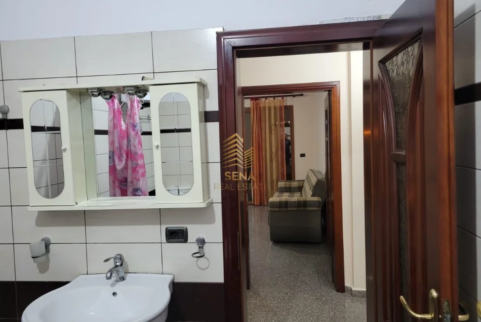 Tirane, jepet me qera apartament 2+1+Ballkon Kati 2, 100 m² 450 € (Rrethrrotullimi i Ali Demit)