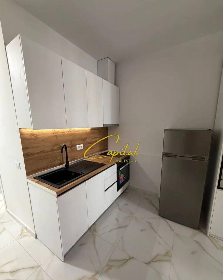 Tirane, jepet me qera garsonier 1+1 Kati 3, 40 m² 420 € (LAPRAKE)