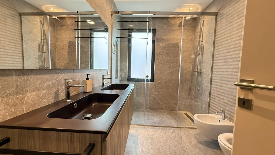 Tirane, jepet me qera Vile 2 Katshe , 420 m² 5.000 € 