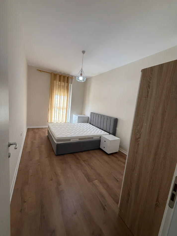 Tirane, jepet me qera apartament 1+1+Ballkon Kati 3, 65 m² 500 € 