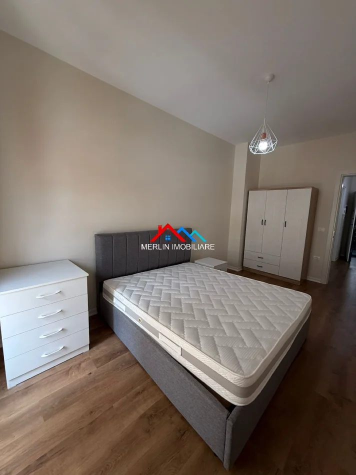 Tirane, jepet me qera apartament 1+1+Ballkon Kati 3, 70 m² 571 € (RRUGA 5 MAJI)