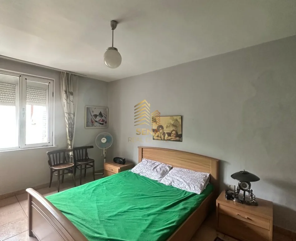 Tirane, jepet me qera apartament 2+1+Ballkon Kati 4, 80 m² 500 € (Brryli)