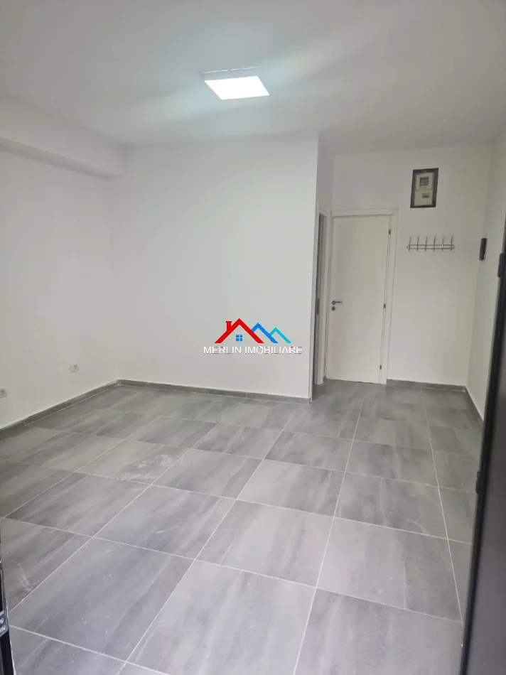 Tirane, jepet me qera ambjent biznesi Kati 0, 30 m² 364 € (RRUGA SULEJMAN PASHA,QENDER)