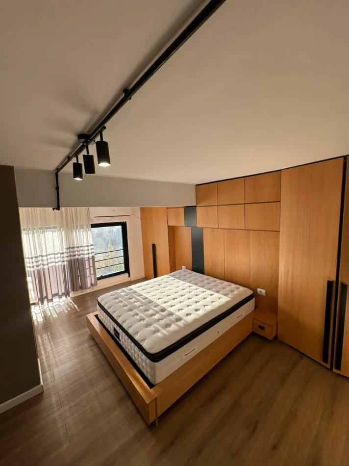 Tirane, shitet apartament Dublex Kati 1, 111 m² 170.000 € (Golden Park)