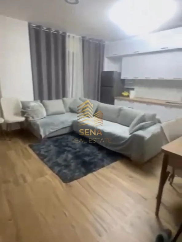 Tirane, jepet me qera apartament 1+1+Ballkon Kati 4, 78 m² 500 € (5 Maji prane shkolles Ardian Klosi)
