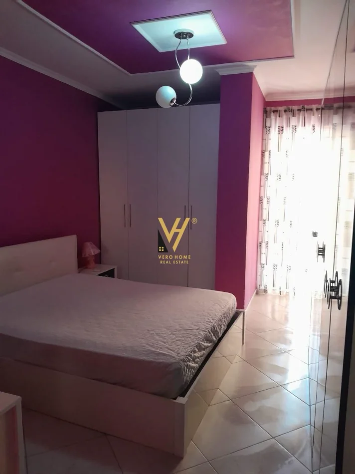 Tirane, jepet me qera apartament 2+1+Ballkon Kati 8, 112 m² 520 € (YZBERISHT)