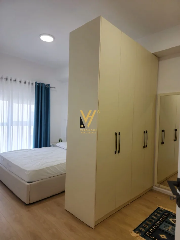 Tirane, jepet me qera apartament 1+1+Ballkon Kati 4, 62 m² 520 € (ALI DEMI)