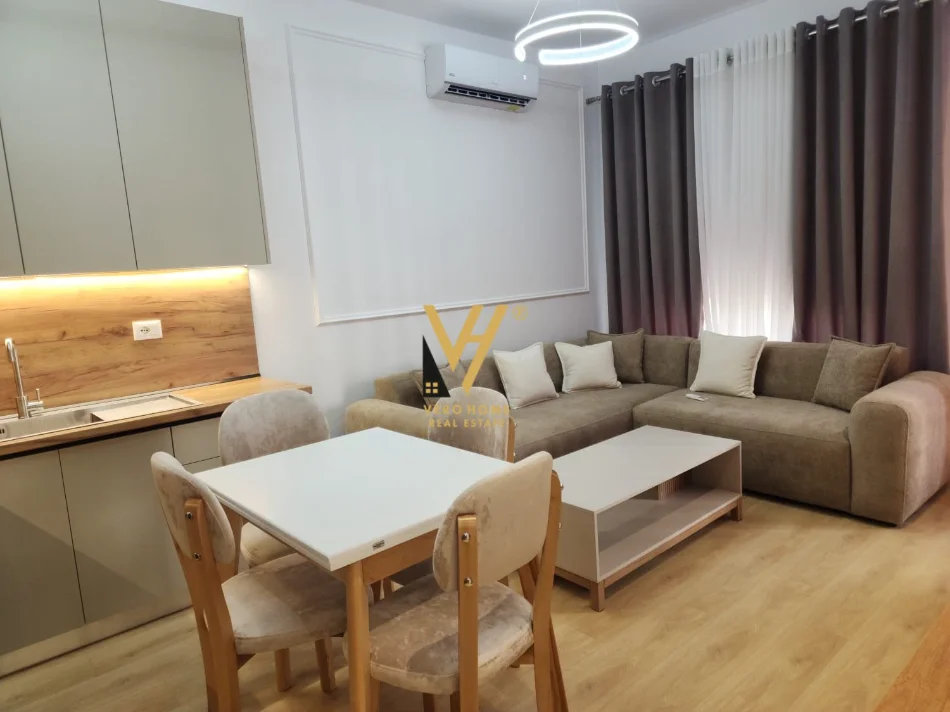 Tirane, jepet me qera apartament 1+1+Ballkon Kati 4, 62 m² 520 € (ALI DEMI)