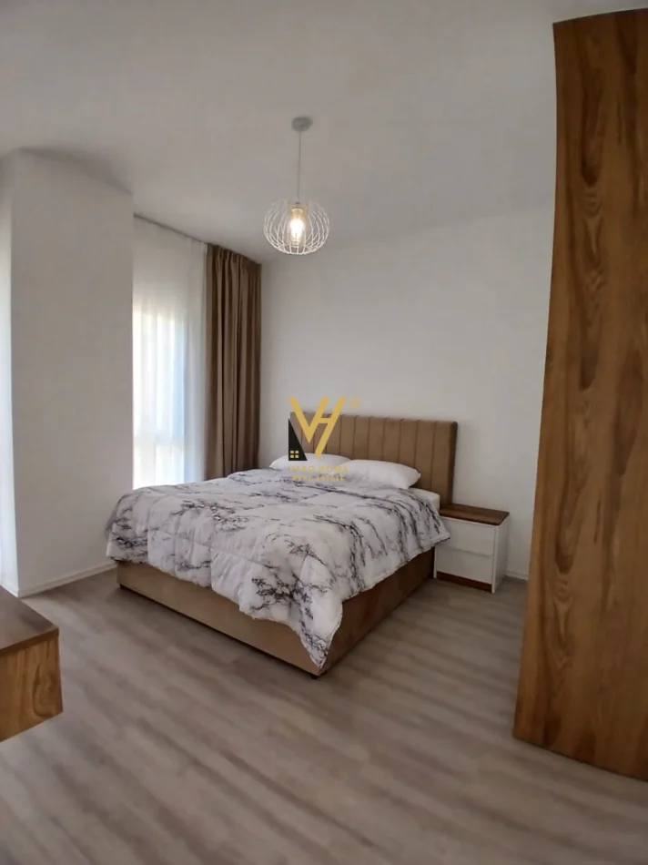 Tirane, jepet me qera apartament 2+1+Ballkon Kati 4, 76 m² 1.000 € (ZOGU I ZI)