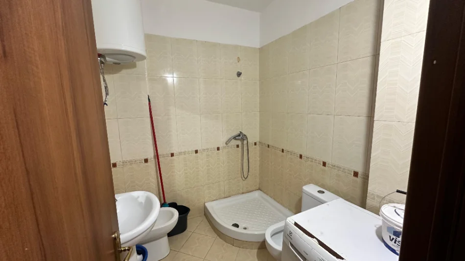 Tirane, jepet me qera apartament 2+1 Kati 6, 61 m² 350 € (Kompleksi Fratari)