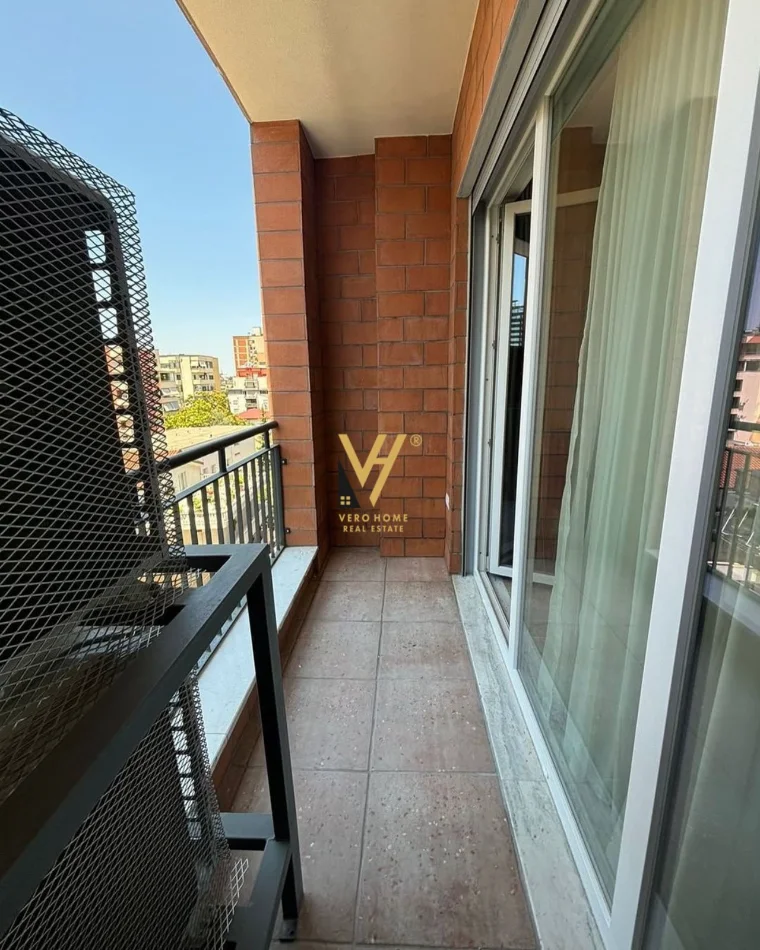 Tirane, jepet me qera apartament 1+1+Ballkon Kati 5, 63 m² 820 € (MYSLYM SHYRI)