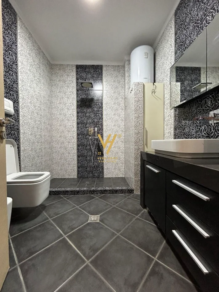 Tirane, shitet apartament 1+1+Ballkon Kati 6, 77 m² 175.000 € (KOMUNA E PARISIT)