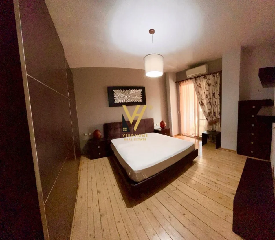 Tirane, shitet apartament 1+1+Ballkon Kati 6, 77 m² 175.000 € (KOMUNA E PARISIT)